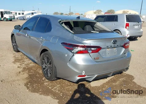 2021 Toyota Camry Se z USA, uszkodzony, nr VIN 4T1G11AK3MU434618